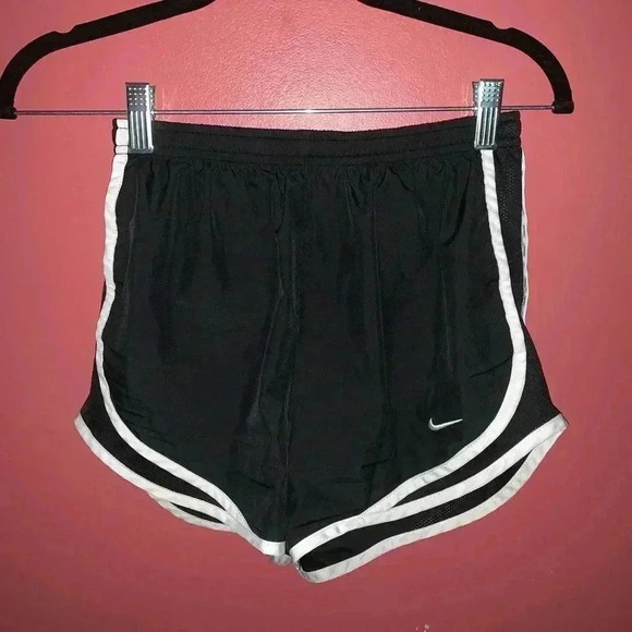 Nike Black Shorts - Picture 2 of 5